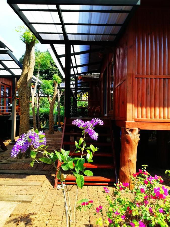Hotel Wood House Pattaya Esterno foto