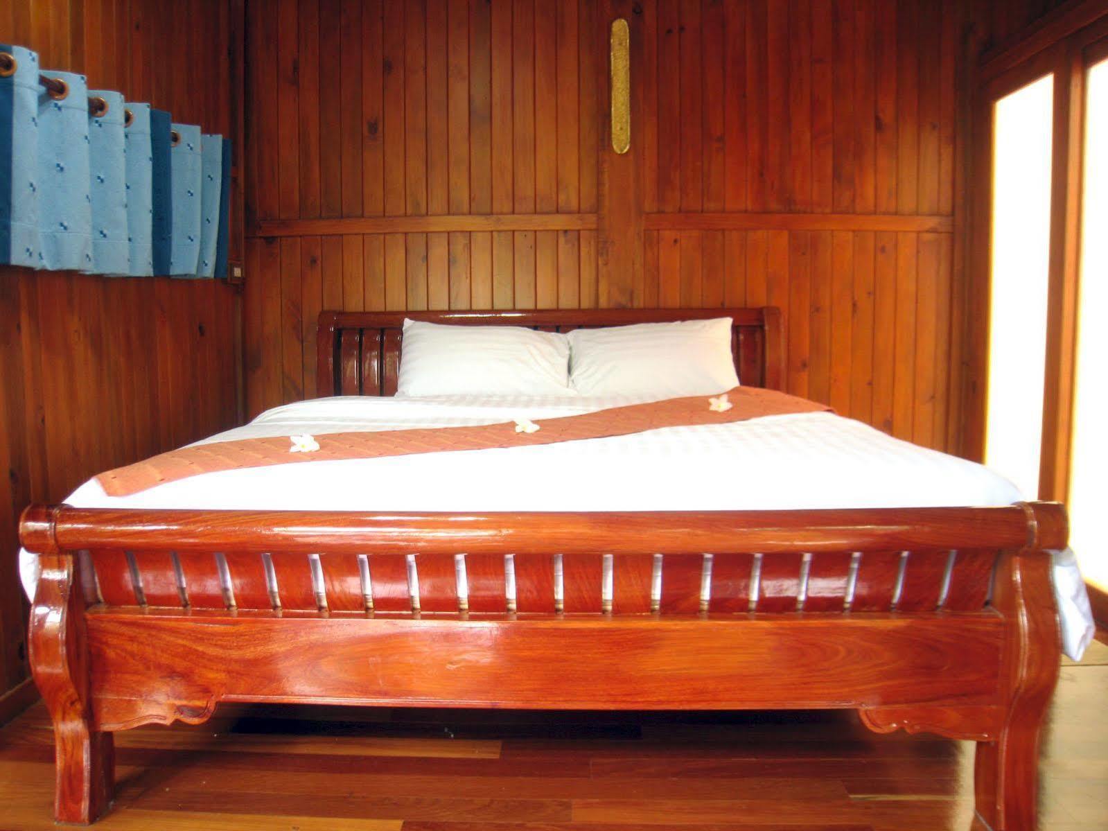 Hotel Wood House Pattaya Esterno foto